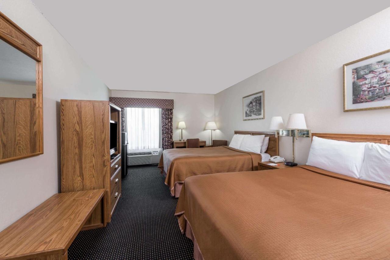 Howard Johnson By Wyndham Iowa La Extérieur photo