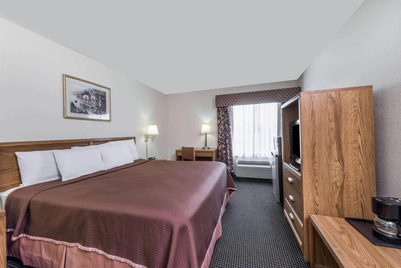 Howard Johnson By Wyndham Iowa La Extérieur photo